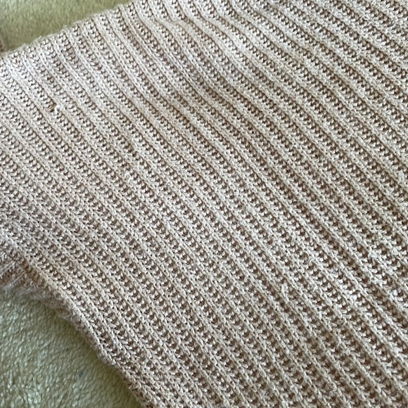 Brandy Melville summer knit sweater in rose pink - Picture 9 of 10